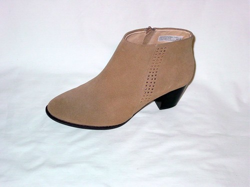 WOMENS UPSCALE VIONIC SUEDE ZIPPERED STUDDED ANKLE BOOTS SHOES SZ 7 1/2 BOOTIES - Picture 5 of 8