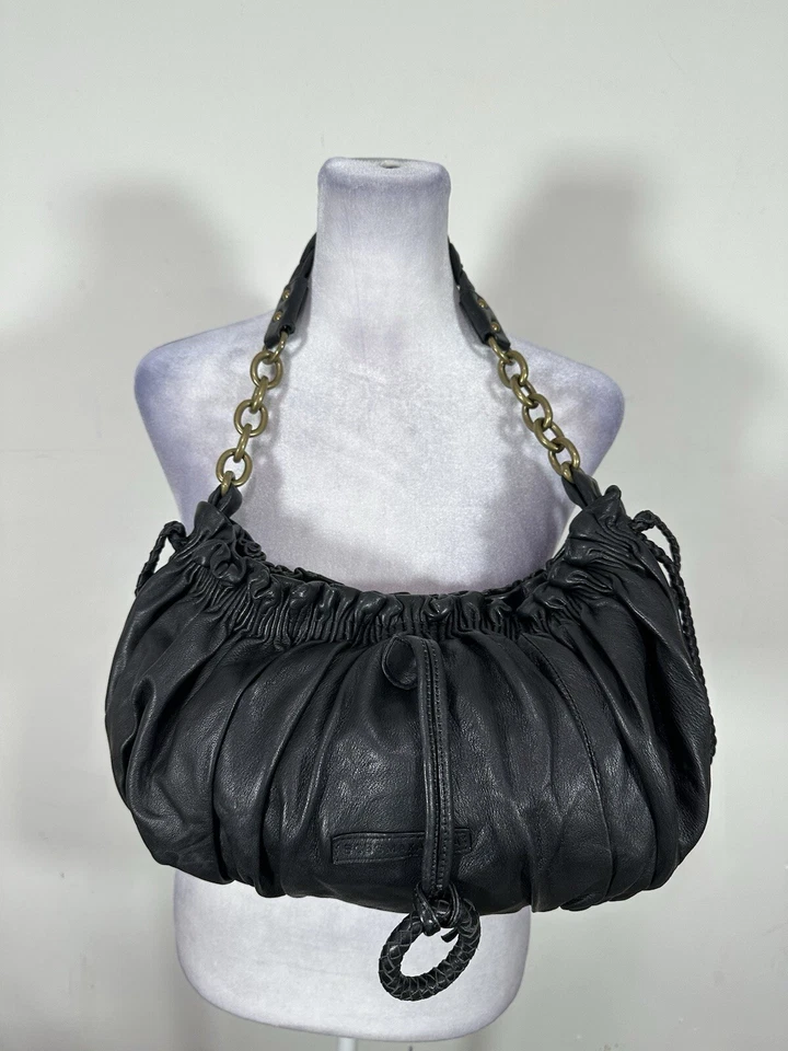 Bolso de mujer Bcbgmaxazaria color negro 100 % cuero suave Foto 2 de 4