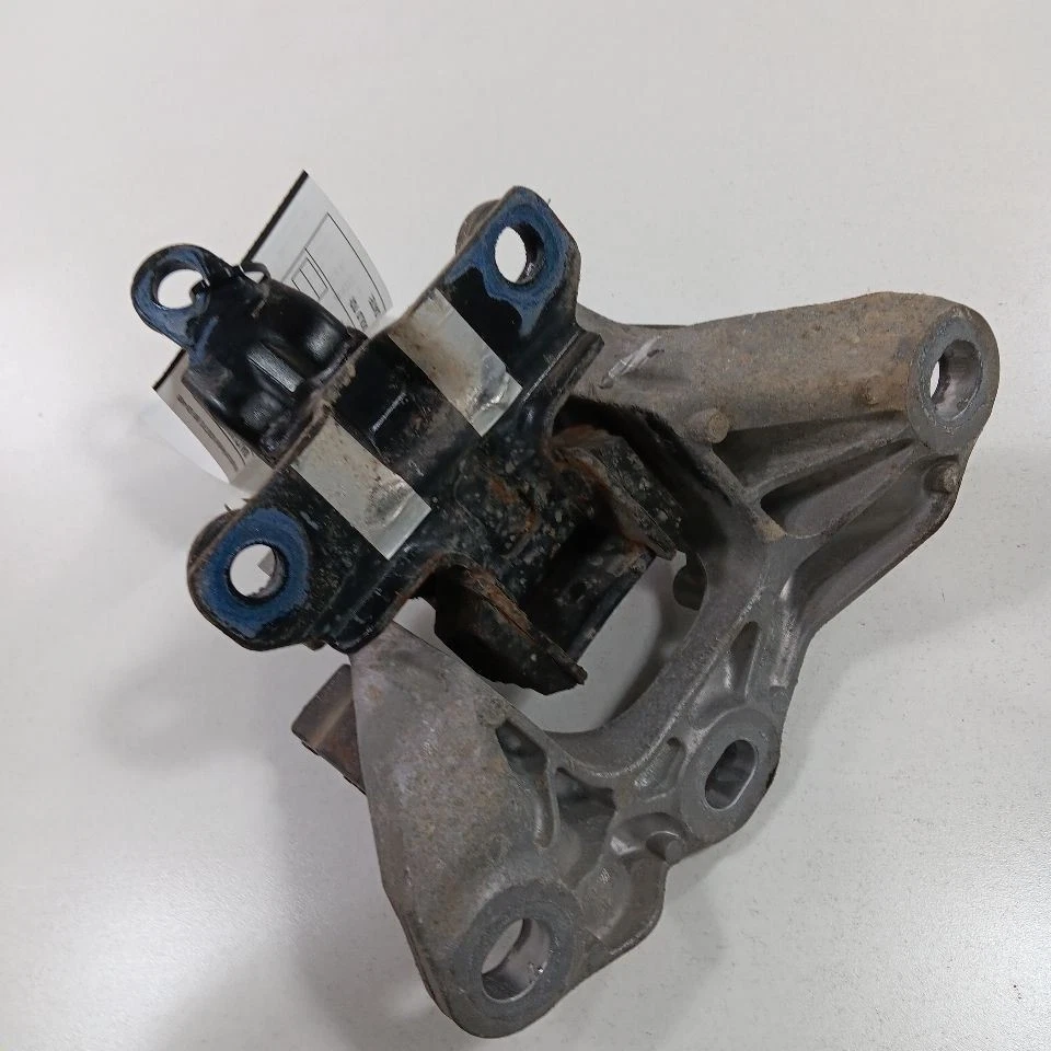 Toyota Yaris 1.5 Engine Motor Mount Left Driver  2020 2019 2018 2017 2016 - Image 2 of 4