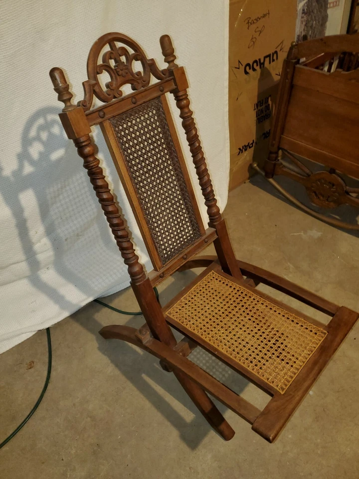 Antigua silla/silla plegable victoriana tallada en nogal y caña - rara Foto 4 de 4
