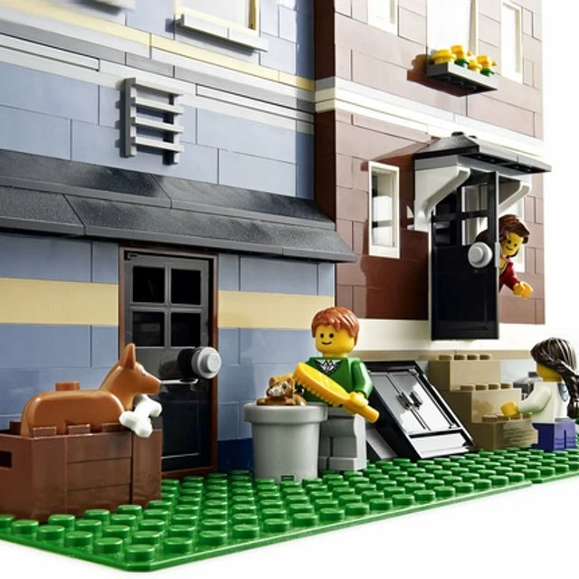 LEGO Creator Expert 10218 Pet Shop New Factory Sealed -Express Free ship - Image 4 of 4