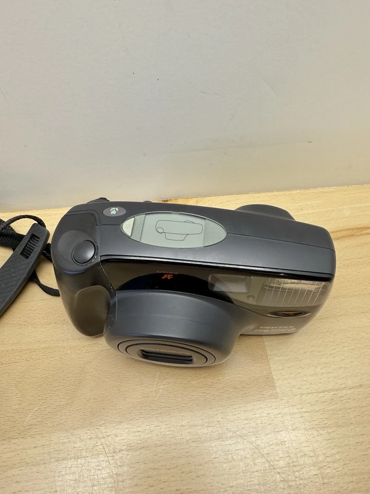 Pentax Zoom 105-R AF Black 38-105mm Point Shoot Flash 35mm Film Camera Untested - Image 2 of 4