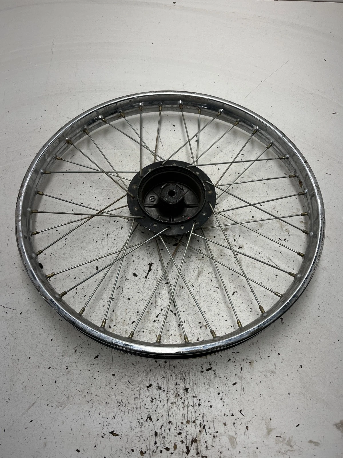 82 1982 Honda Xl185s XL 185 S OEM Front Wheel Rim Hub 21 × 1.4 READ DESCR