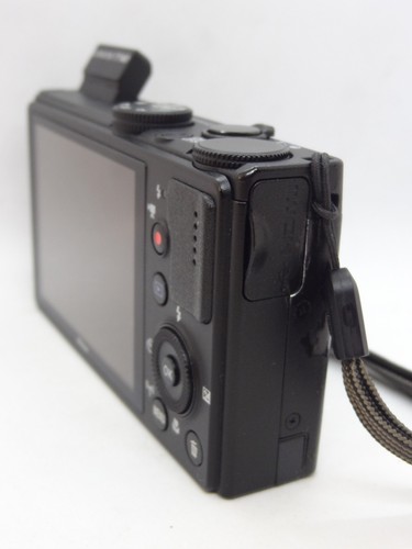 Nikon COOLPIX P340 Black 12.1 MP 5x Zoom Digital Camera - Picture 17 of 20
