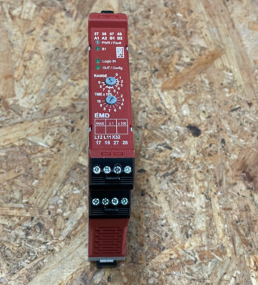 Allen-Bradley   440R-EM4R2D   GuardMaster Expansion Module with 4 Delayed Safety