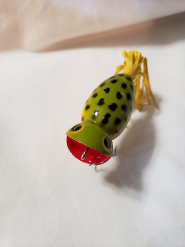 Vintage Fred Arbogast Hula Popper gefleckter Frosch Angelköder