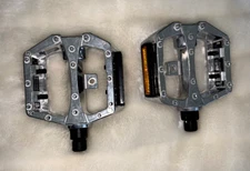 Wellgo LU-996 Pedals Silver Pair  WO-LU996S K79 With Cat Eye Rr-1
