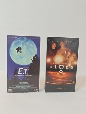 E.T. The Extra-Terrestrial VHS 1982 Black Green + Signs Vhs Cassette Lot