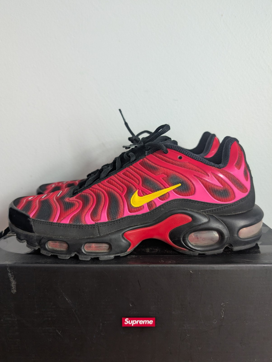 Size 9.5 - Men's Nike Supreme x Air Max Plus TN University Size 9.5 - Men's Nike Supreme x Air Max Plus TN University