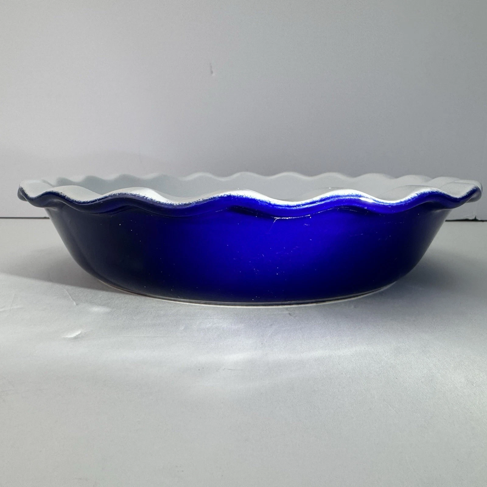 Emile Henry France 9” Pie/Quiche Baking Dish Ruffled Edge White Cobalt Blue