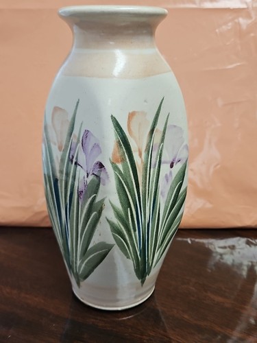 Studio Art Pottery Vase Painted Irises Signed 8.5" - Picture 5 of 16