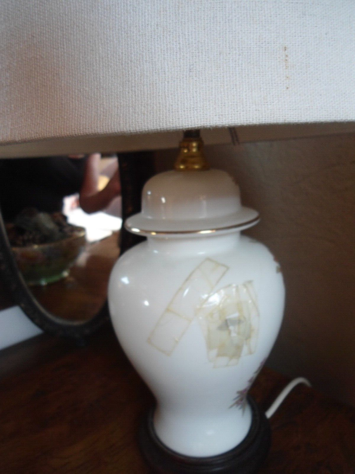 Vintage Lamp with Shade Japanese Design, Has been repaired, see