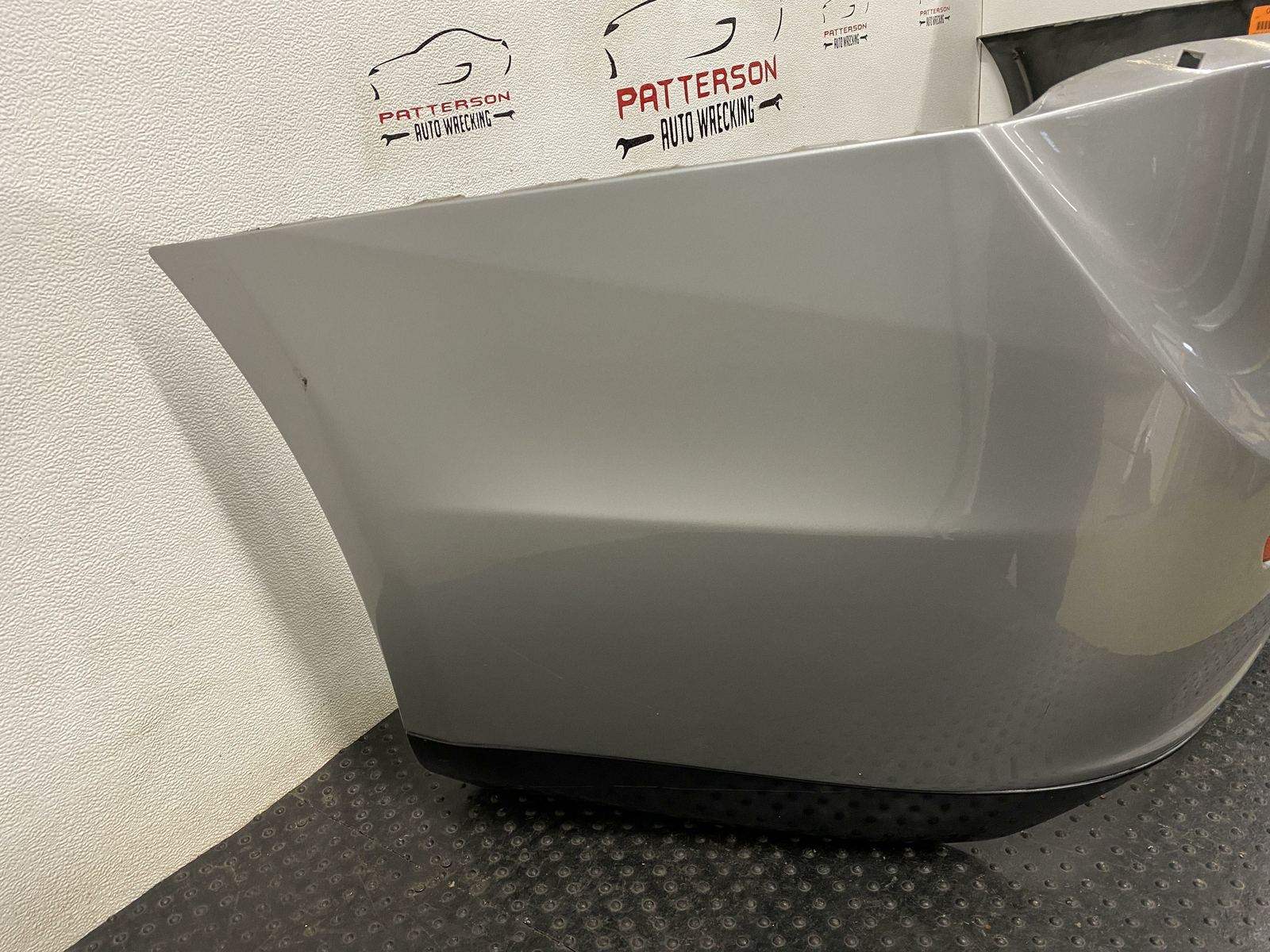 2014 MASERATI GHIBLI REAR BUMPER ASSEMBLY GRIGIO METALLO GRAY GRI