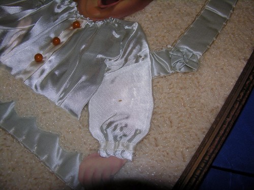 Vintage 20er Jahre Volkskunst gerahmt gähnen Baby Bild echte Häkeldecke, Seidenkleid - Bild 3 von 11