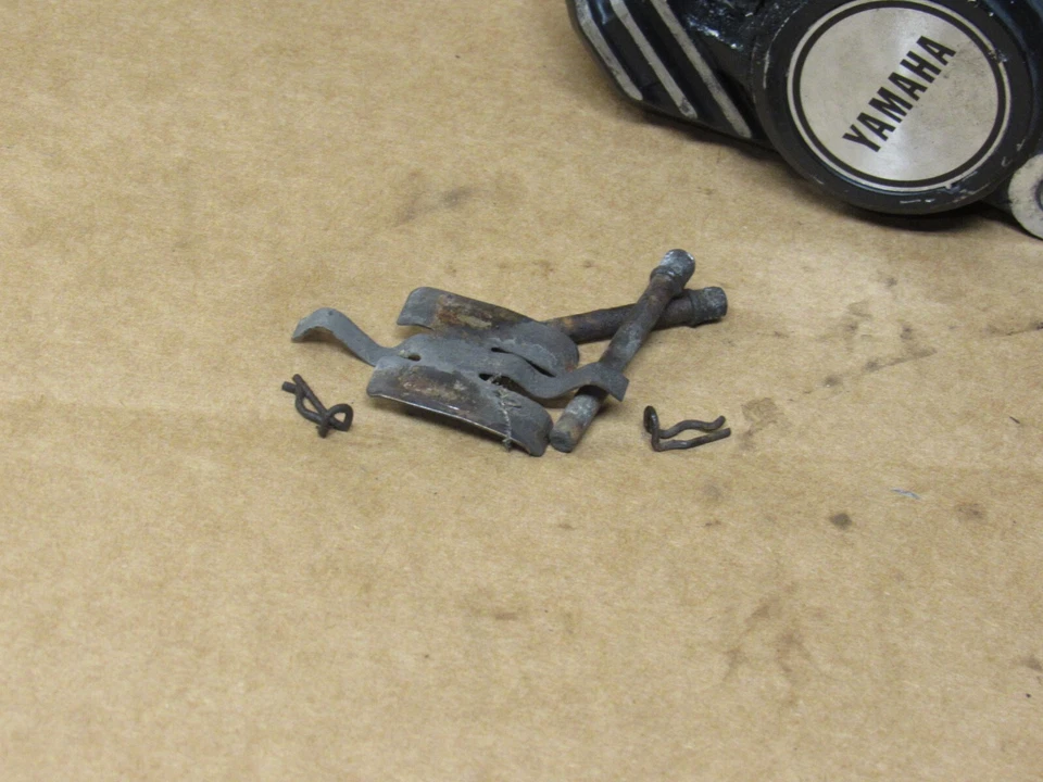 1983 Yamaha Venture Royal XVZ12TDK Rear Brake Caliper 26H-25810-53-00 - Image 4 of 4