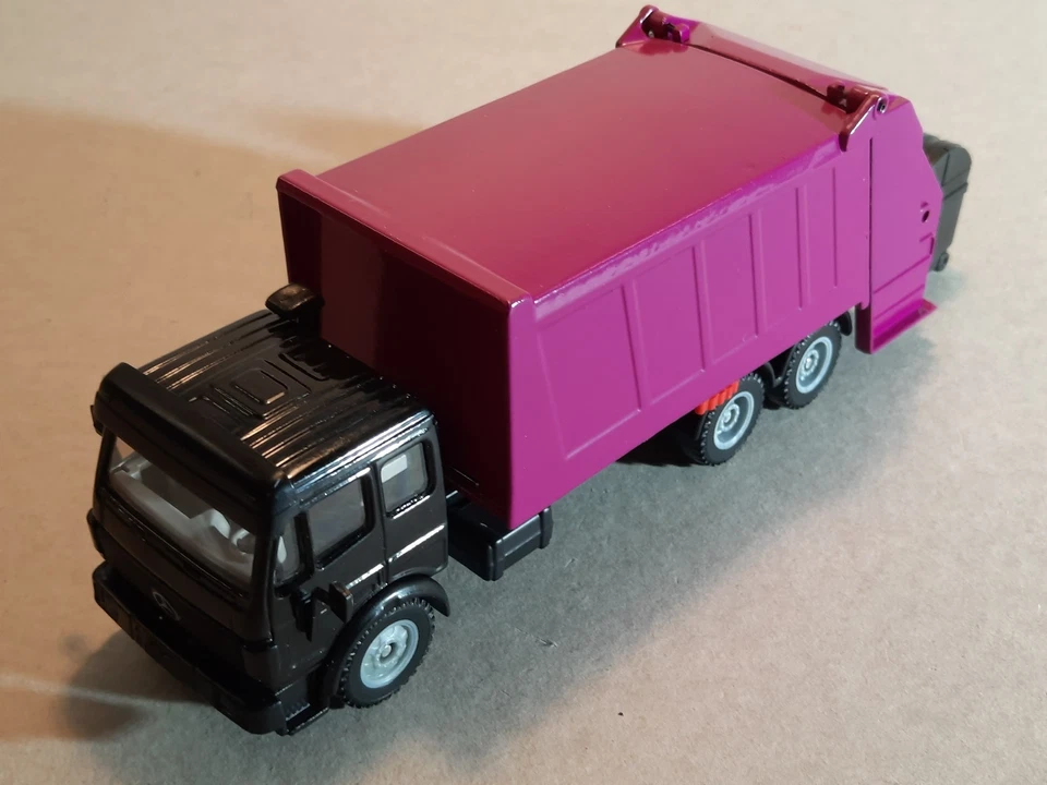 Siku 2926 / 2820 Mercedes Benz SK Müllauto purpur mit Mülltonne, Vitrinenmodell - Bild 2 von 4