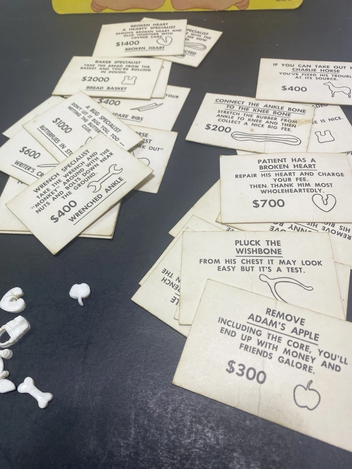 Juego de Operación Vintage Piezas Originales Lote Dinero, Tarjetas, Algunos Huesos 1965 Foto 3 de 4