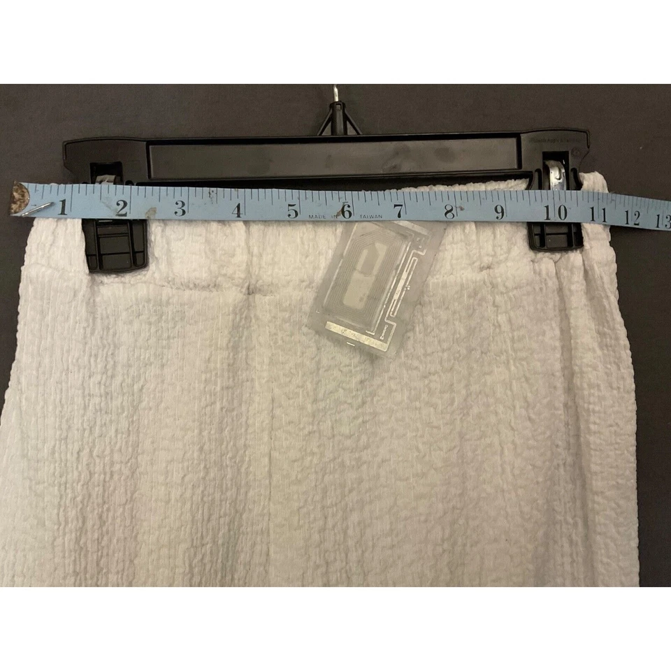 Pantalones Cortos H&M Niñas Blanco Texturizado Pierna Ancha, Talla 6X, Cintura Elástica, Nuevos con Etiquetas Foto 2 de 4