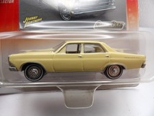 1966 Ford Fairlane  2004 Johnny Lightning Classic Gold Collection 164