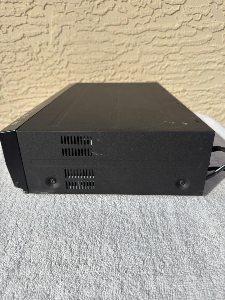 Magnavox ZV457MG9 Reproductor de DVD Grabadora VCR Combo VHS - DVD Sin Control Remoto PROBADO Foto 4 de 4