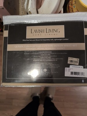 Macys LAVISH LIVING Queen Size 320 Sateen Egyptian Cotton Gold Color Sheet Set