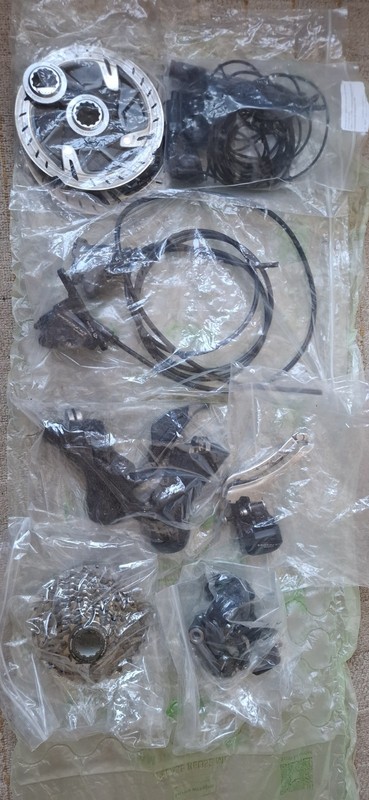 Shimano Ultegra Di2 Hydraulic Disc Brake Groupset R8070/6870 With Bluetooth