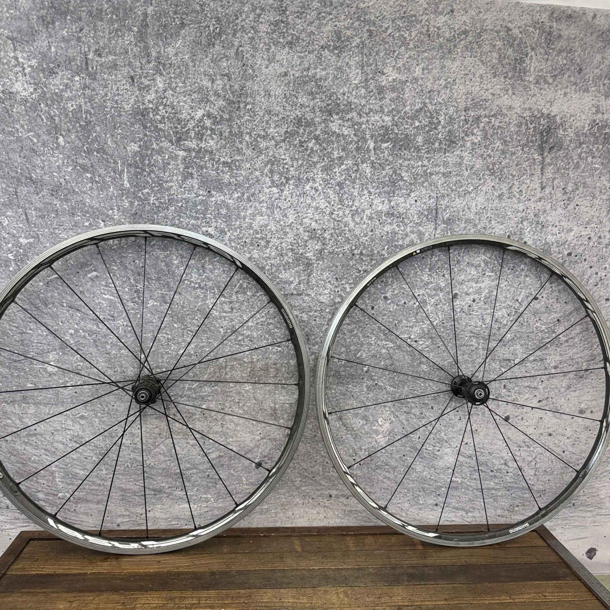 Paire De Roues Shimano RS 700c Pour Vélo De Course - Pneus 70% - Occasion