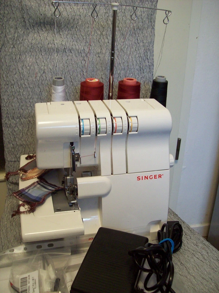 Overlock Singer 14SH654, 3/4 Faden, Differentialtransport - Bild 2 von 4