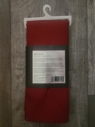 BASKETWEAVE Bed Bath & Beyond Easy Care Dinner Napkins Cherry Red 2 Pack NEW - Afbeelding 2 van 2