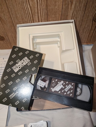 CLUE VCR Mystery Game VHS 1985 Parker Brothers Tested WORKS - Picture 6 of 13