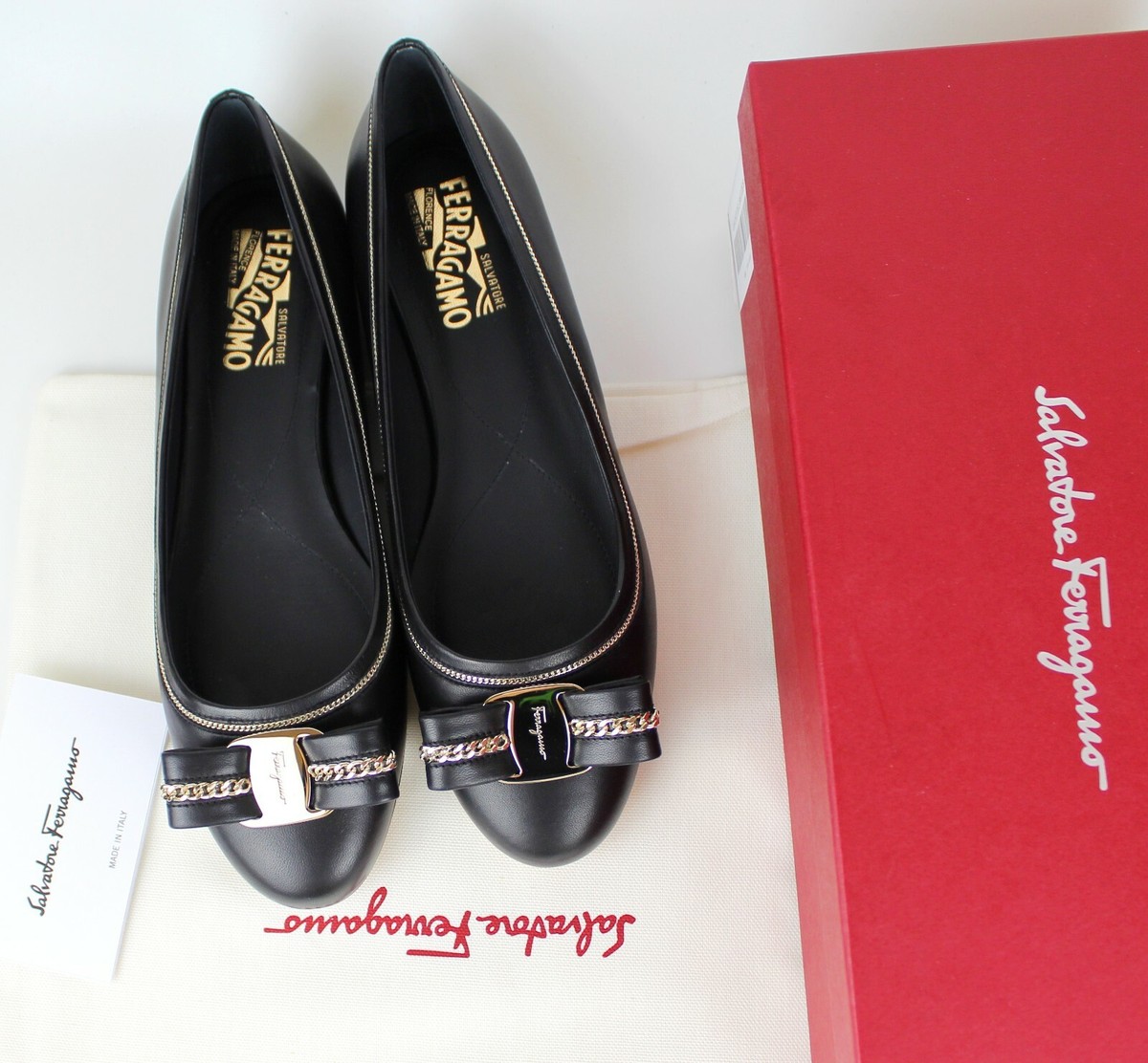 New Salvatore Ferragamo Varina Lux 1 Bow Flats, Black Leather, US 7, MSRP $850 New Salvatore Ferragamo Varina Lux 1 Bow Flats, Black Leather, US 7, MSRP $850
