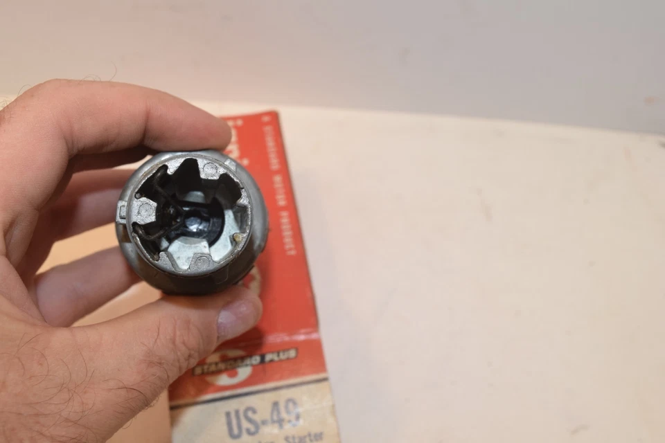 Interruptor de arranque de llave estándar NOS sin cilindro de bloqueo estándar US-49-C71 Foto 4 de 4