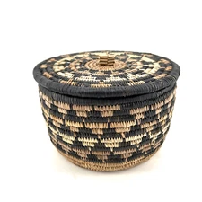 Vintage Zulu Handwoven Lidded Basket South Africa Triangle Design Black Biege 5"
