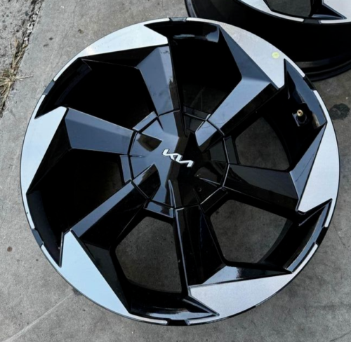 4x New Genuine Kia Sorrento 19” 2024 wheels fits Sportage Carnival - Foto 1 di 6