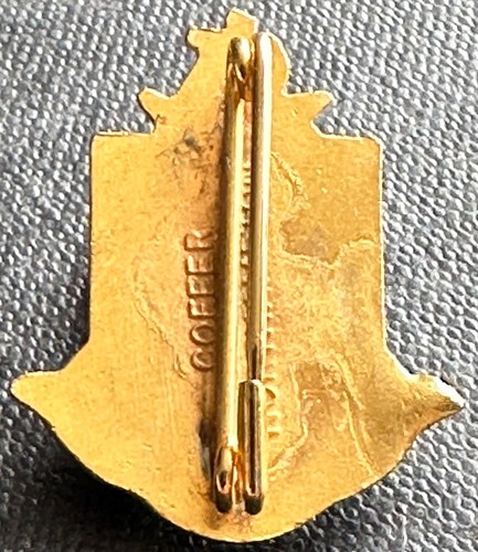 FULHAM FC Vintage club crest badge Maker COFFER N'ton Brooch pin 23mm x 29mm - Picture 2 of 2