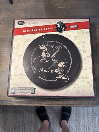 Mickey and Minnie plate!