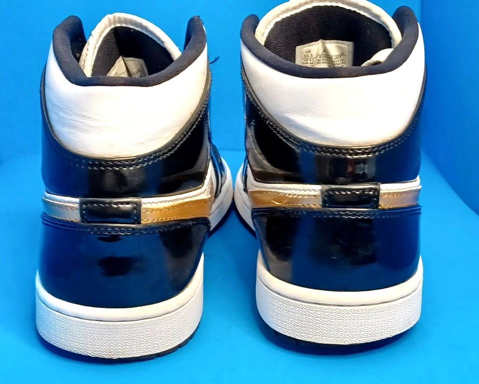 Nike Air Jordan 1 Mid SE, 8525420-007, Patente BK, Blanco, Dorado, Talla 10.5 Foto 3 de 4