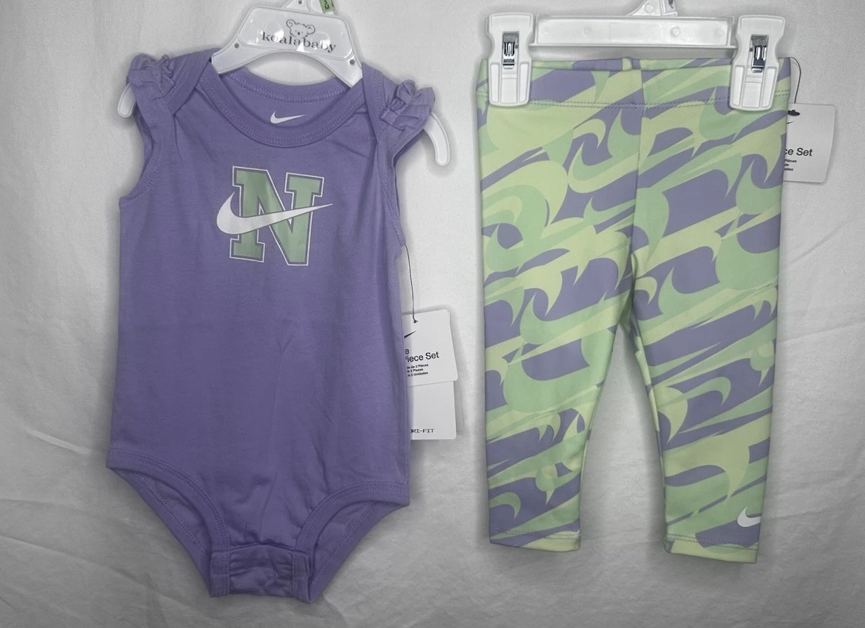 Nike Infant Baby Girl 2 Piece Set Bodysuit & Legging Hydrangeas Purple 9 Months
Opens in a new windo