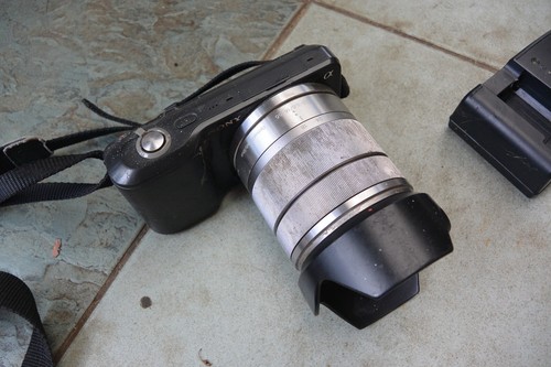 Sony Kamera nex3 digital mit Objektiv SEL1355 nex-3 GEBRAUCHT für Ersatzteile