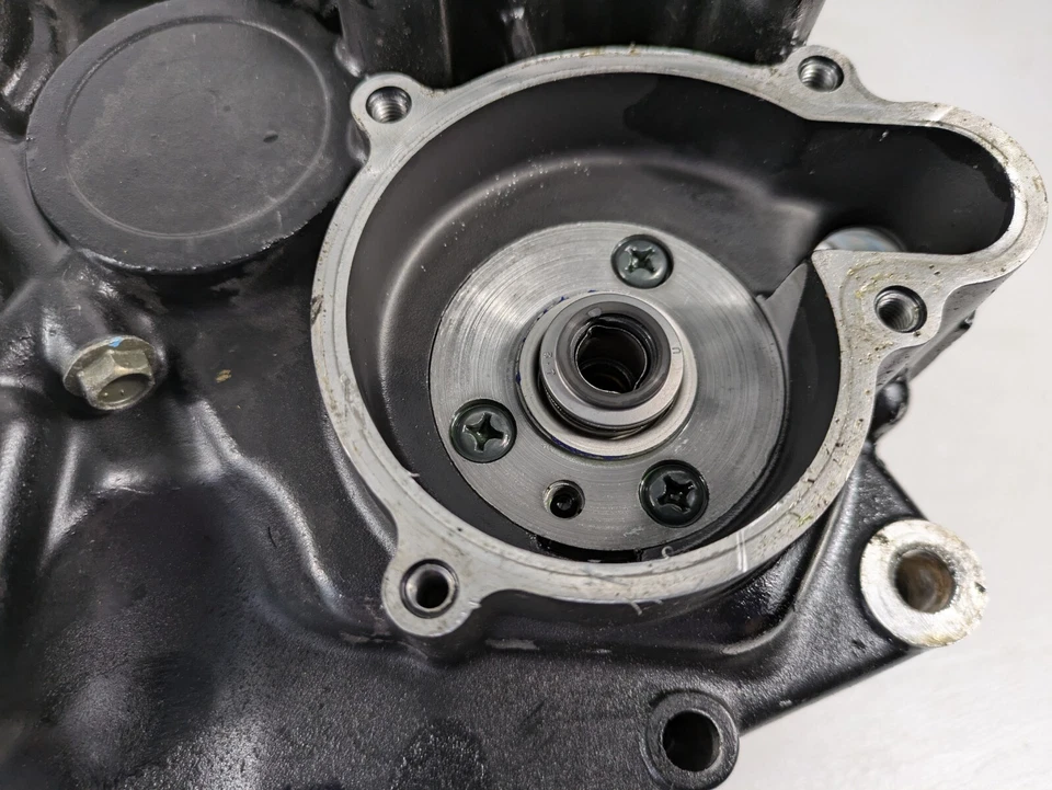 Suzuki Boulevard 800 M50 VZ800 2005-2009 motor cárter central Foto 3 de 4