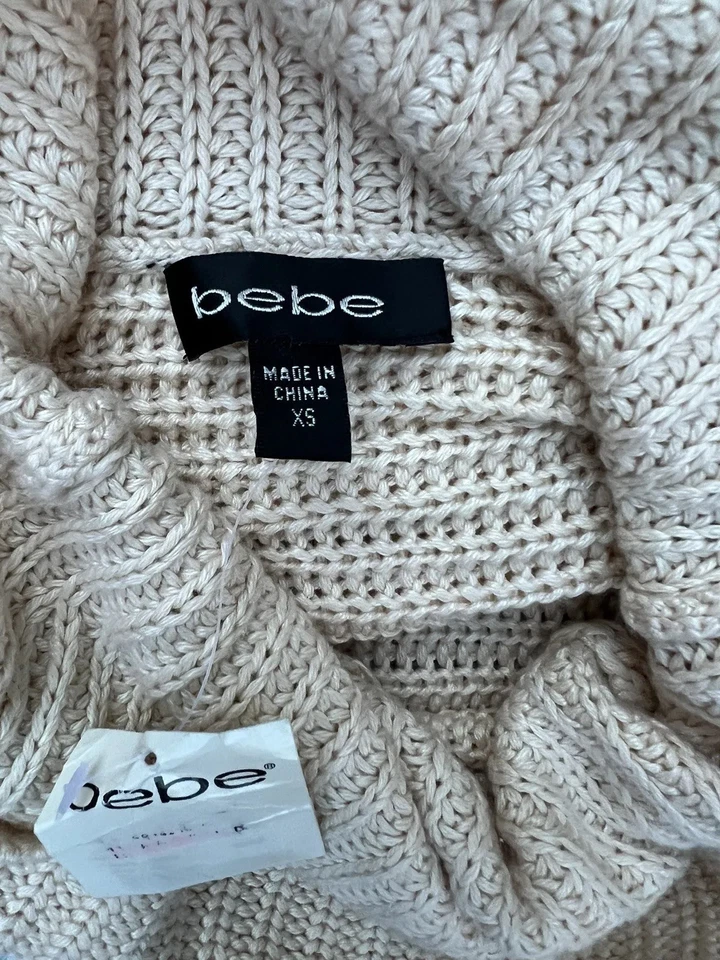 NUEVO CON ETIQUETAS Vestido De Colección BEBE Mini Y2K Crema Manga Campana Tejido Seda Cachemira XS Capucha Cuello Foto 2 de 4