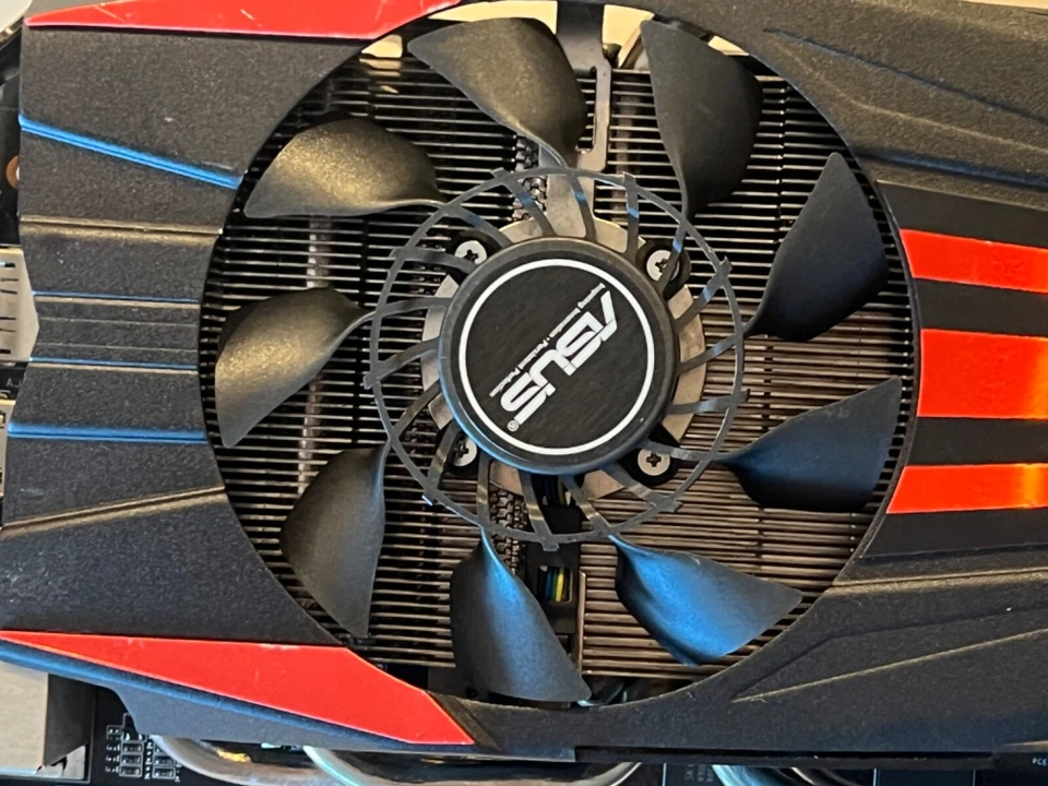 ASUS Radeon R9 280X DirectCU II 3GB GDDR5 Graphics Card R9280X-DC2T-3GD5 - Image 2 of 4