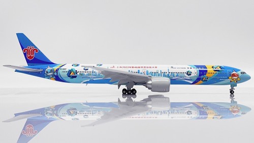 JC Wings 1:400 China Southern B777-300(ER) 'WorldSkills - Flaps Down' B-2007 - Picture 22 of 24