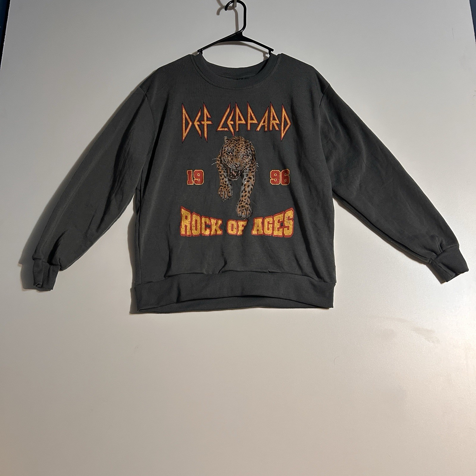 Def Leppard Black Rock Of Ages 1996 Gray Sweatshirt. Women's - Size M-060