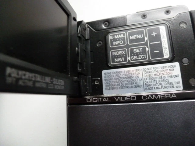 Digitale Video Camera - JVC Mini DV - GR-DVP9E - 1,33 MP - Bild 4 von 4