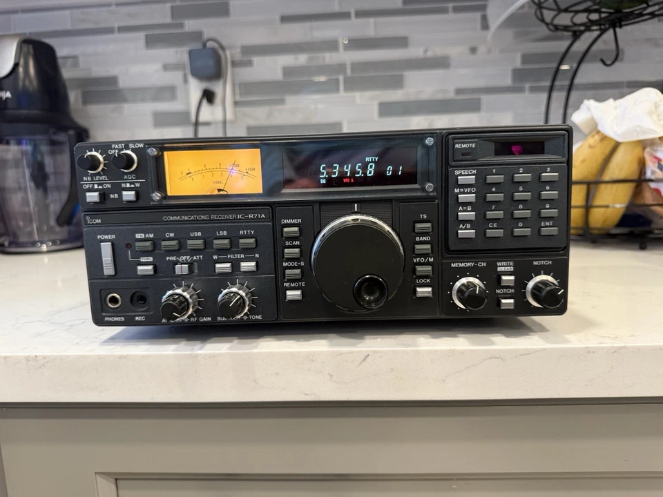 Ricevitore radiocomunicazioni Icom IC-R71A Ham testato, funzionante! Batteria Necessita Ram - Immagine 2 di 4