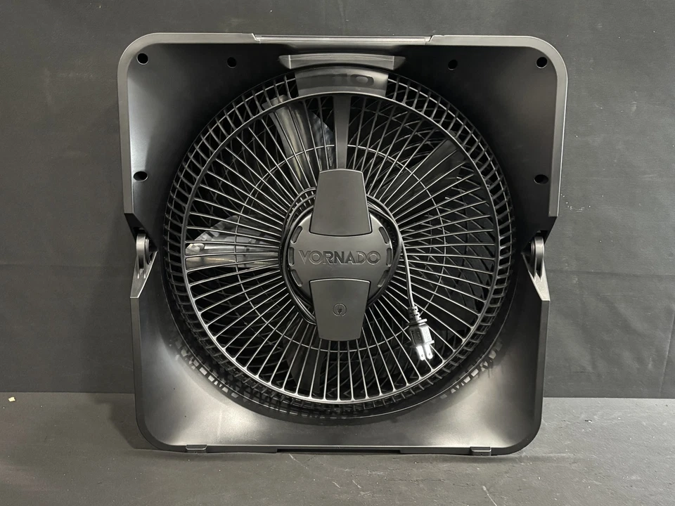 Ventilador de caja de alta velocidad Vornado 810 con soporte gris usado Foto 4 de 4