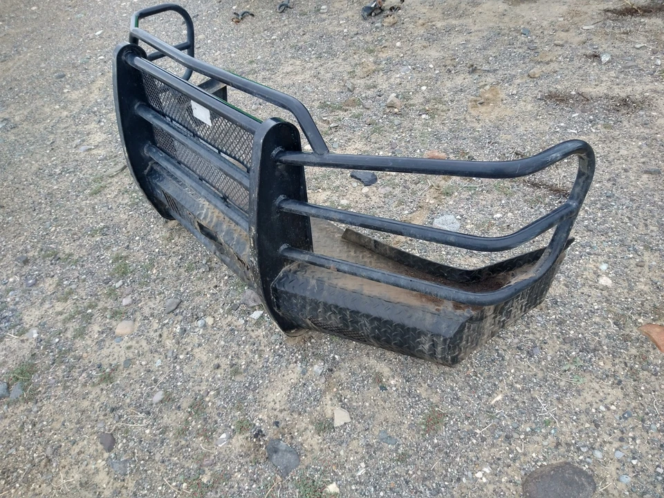 Parachoques delantero Ranch Hand FSC03HBL1 Silverado Sierra Avalanche 03-07 clásico Foto 3 de 4