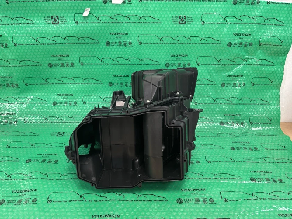 New Genuine VW Transporter T6 2016-2019 air distribution housing 7E5820049 - Image 4 of 4