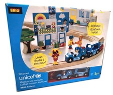 BRIO RAILWAY UNICEF Mission set: Immuno 27 Pc Wood Train Car Set 33014 2006 NEW